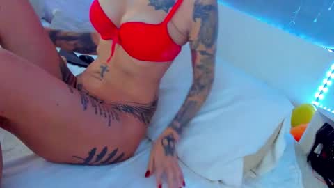 kat online show from December 15, 8:14 pm