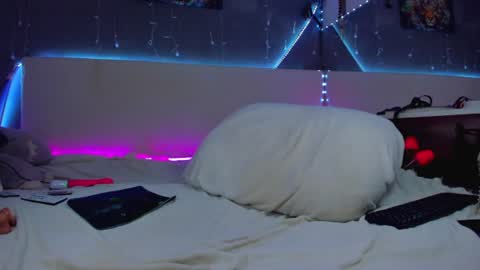kat online show from June 12, 3:09 pm