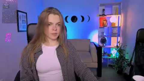 kitniss online show from July 12, 11:49 pm