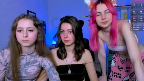 kitniss online show from April 28, 8:46 pm