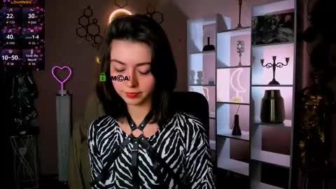 kitniss online show from November 16, 8:42 pm