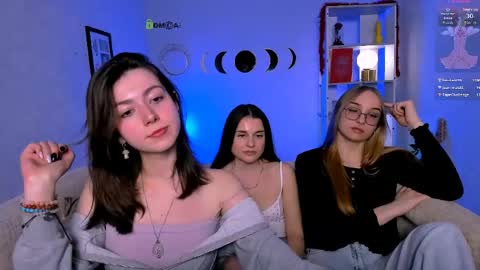 kitniss online show from May 2, 7:17 pm