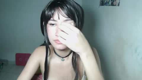 kitten_punches01 online show from May 19, 5:25 am