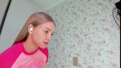 sophie online show from January 10, 8:35 pm