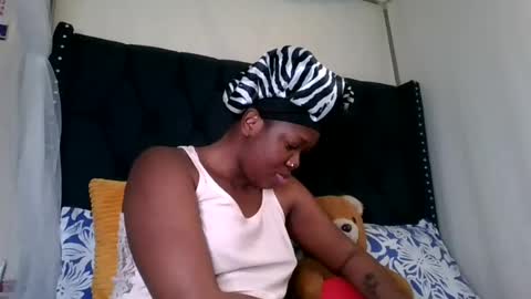 kitty_kerry online show from July 25, 8:32 am