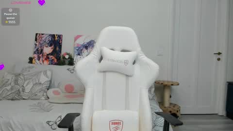 Emilly online show from December 4, 7:12 pm