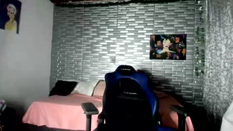 violet online show from July 23, 6:54 am