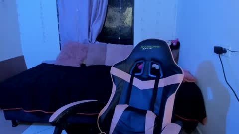 violet online show from March 2, 4:18 am