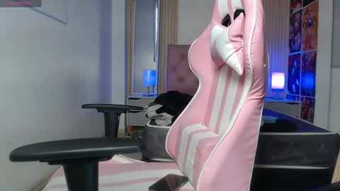 kittyhouse_hs online show from June 26, 9:16 pm