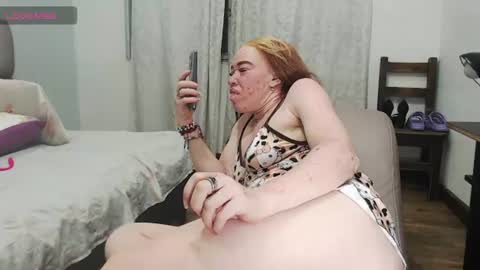 kittywhiteass online show from July 23, 1:40 am