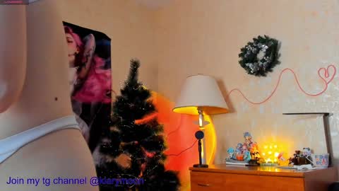 Snapshot of klary_moon chatting on December 24, 4:33 am Lisa online show from December 24, 4:33 am
