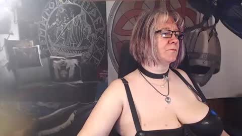 Michelle online show from May 1, 4:05 am