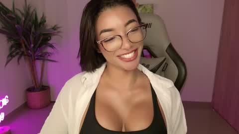 Christina online show from November 23, 8:10 pm