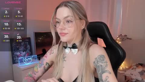 Snapshot of koza_dereza_ chatting on September 17, 3:54 pm Jess online show from September 17, 3:54 pm
