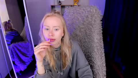 kris_grant online show from March 5, 10:44 am