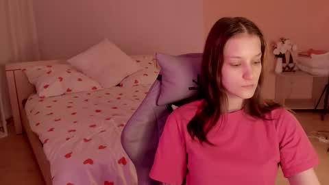 krisdoeil online show from February 11, 2:36 am