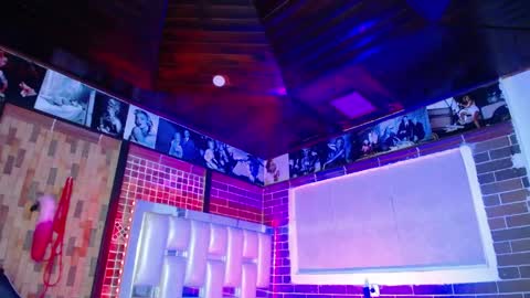 kriss_sweetboobs online show from April 28, 12:42 pm