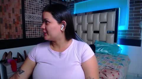 kriss_sweetboobs online show from October 1, 12:43 pm