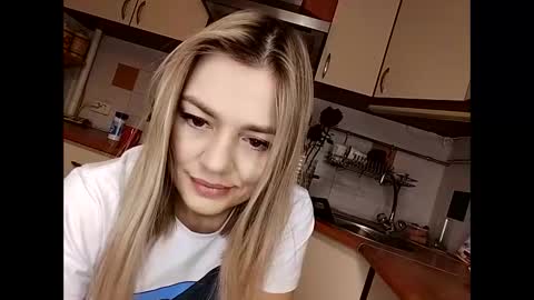 KrissSexi online show from February 16, 12:43 am