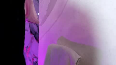   online show from May 13, 4:18 am
