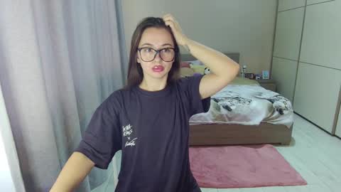 twitter    Annemarye 23 online show from October 28, 8:31 am