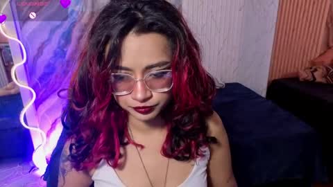 kristen_tay online show from May 3, 3:32 am
