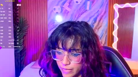 kristen_tay online show from July 7, 7:23 am