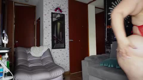 Snapshot of kristenhill1 chatting on February 26, 10:43 pm Kristen online show from February 26, 10:43 pm