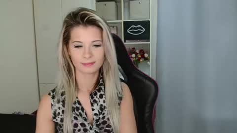 KristineAmore online show from December 23, 8:40 am