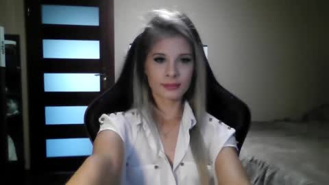 KristineAmore online show from September 18, 6:34 am