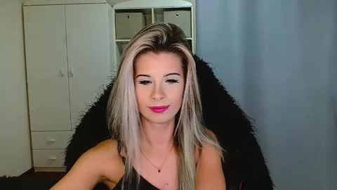 KristineAmore online show from November 28, 8:06 am