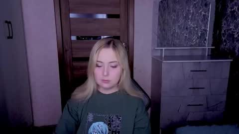 Kristy online show from May 18, 8:59 pm
