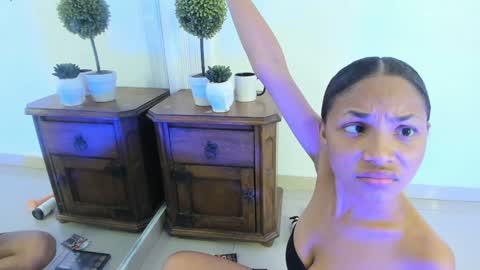 Snapshot of kristyl_paez chatting on January 16, 7:41 pm Cristina online show from January 16, 7:41 pm