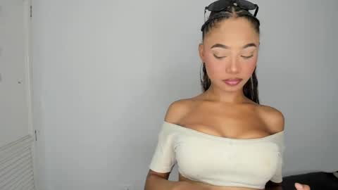 Cristina online show from May 2, 9:18 pm