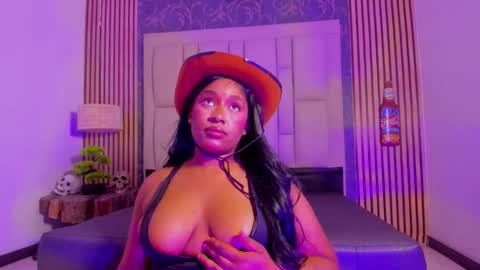 krixty online show from October 27, 10:04 pm