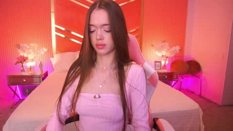 krys_tina online show from April 8, 8:05 am