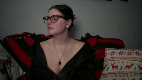 Snapshot of kunzitegoddess chatting on December 24, 11:33 pm Samantha online show from December 24, 11:33 pm