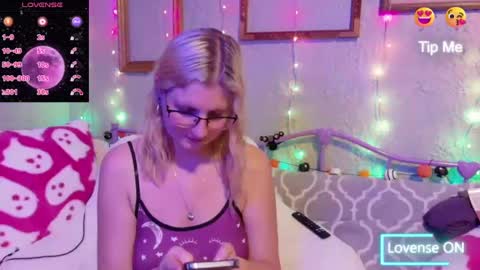 Snapshot of kunzitegoddess chatting on September 15, 1:03 am Samantha online show from September 15, 1:03 am