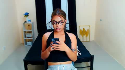 Snapshot of kylaroseee chatting on September 28, 11:48 am kylarose smith online show from September 28, 11:48 am