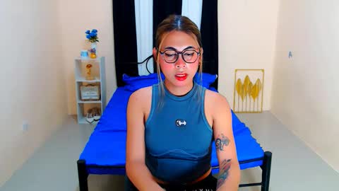 Snapshot of kylaroseee chatting on October 6, 2:01 pm kylarose smith online show from October 6, 2:01 pm