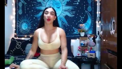 kylie online show from July 1, 11:15 pm