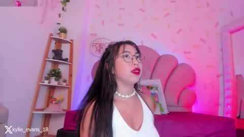 Kylie online show from October 27, 1:45 am