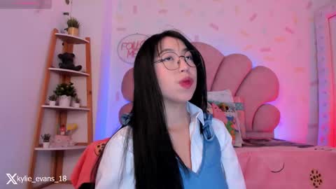 Kylie online show from February 27, 11:26 pm