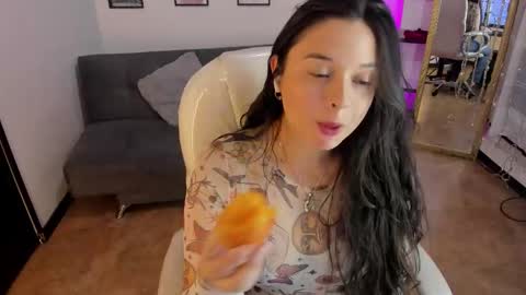 kylie online show from December 15, 1:16 pm