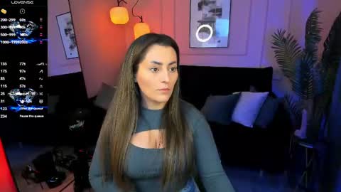 Kylie online show from July 6, 1:38 pm