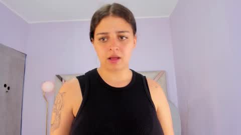 Kylie Reyes  online show from January 7, 7:39 pm