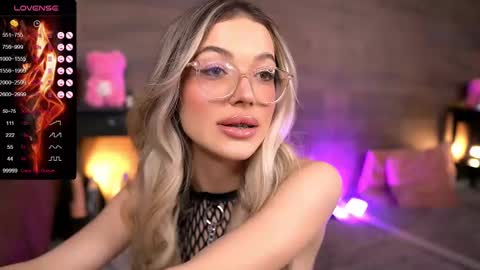 Kylie online show from February 22, 9:21 pm