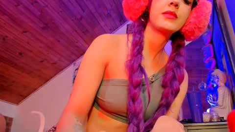   online show from February 9, 1:52 am