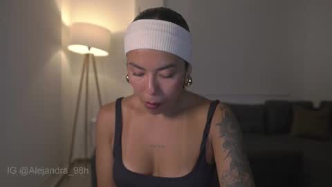 schedule 300 pm - 1100pm colombia time online show from September 22, 11:58 pm