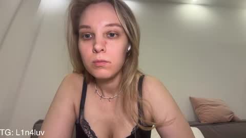 lina online show from June 8, 7:03 pm
